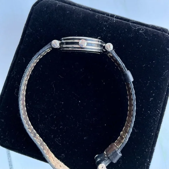 Ladies GUCCI watch💖LOVELY💖 - Picture 10 of 11